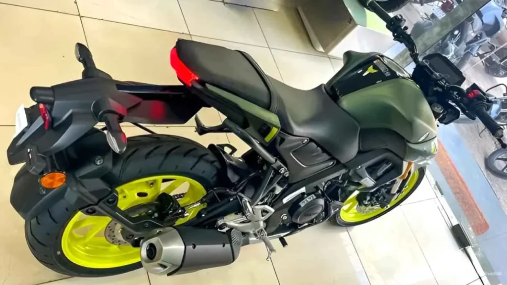Yamaha MT-15 Bike Wins Over College Youth with Sporty Looks – Delivers 57 Kmpl Mileage, See Price and Key Features